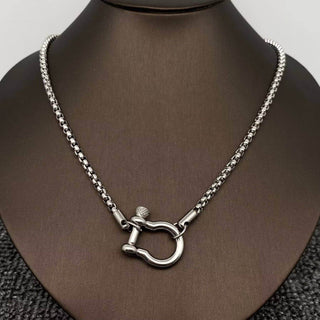 18K Gold Plated Stainless Steel Horseshoe Shackle Charm Necklace