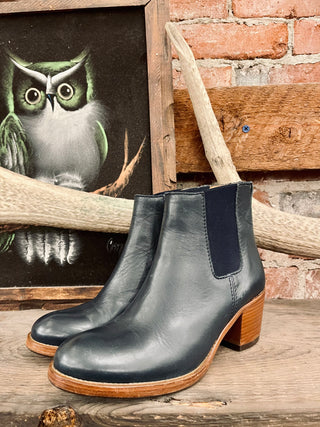 A.P.C. Women's Ankle Boots Size 8.5